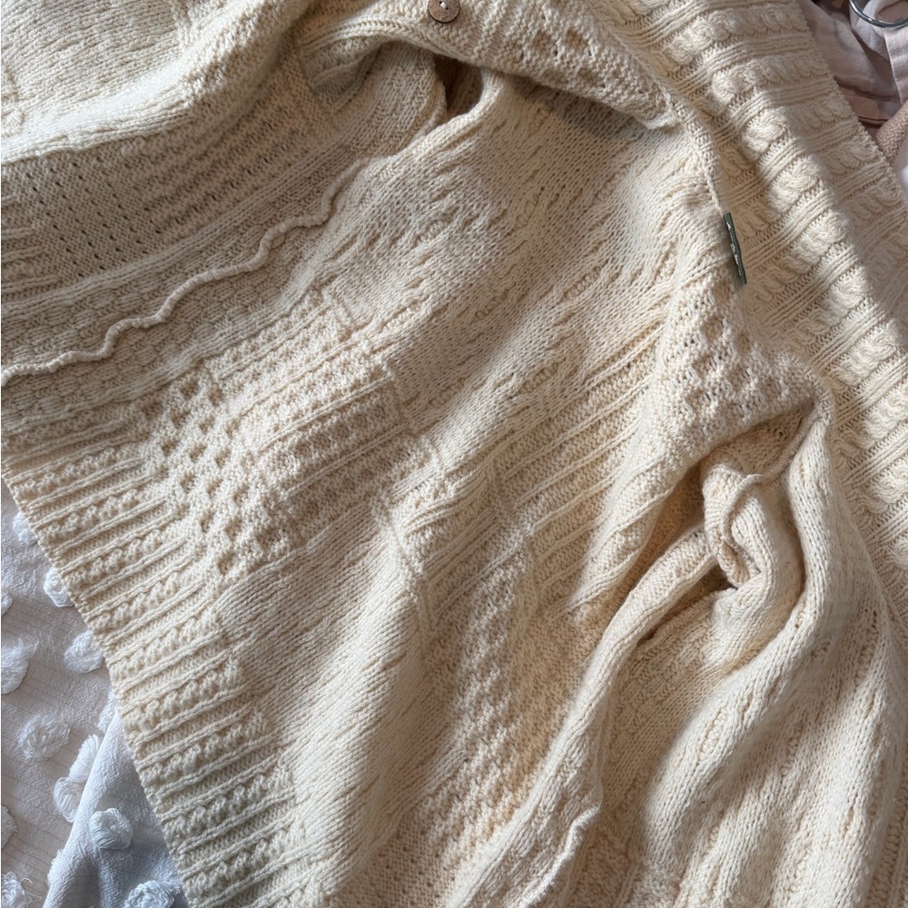 Carraig Donn 100% Merino Wool Sweater - Picture 10 of 10